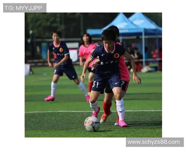 香港足球明星队荣耀时刻海报展现激情与梦想的完美结合